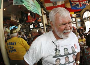 Hemingway Days 2008 photo - Duval Street, Key West